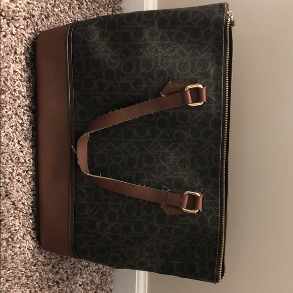 Calvin Klein purse with extra strap - Picture 4 of 4